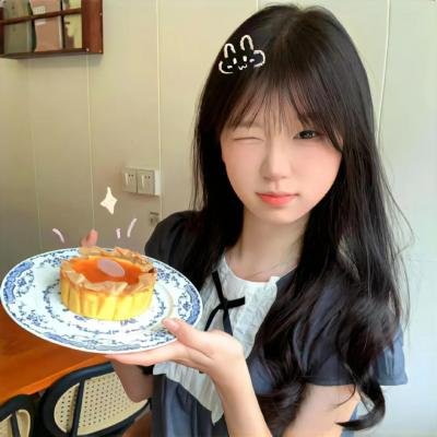 如月微笑